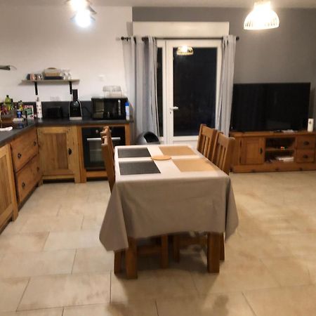 Charmant Logement Avec Piscine. Apartman Valleraugue Kültér fotó